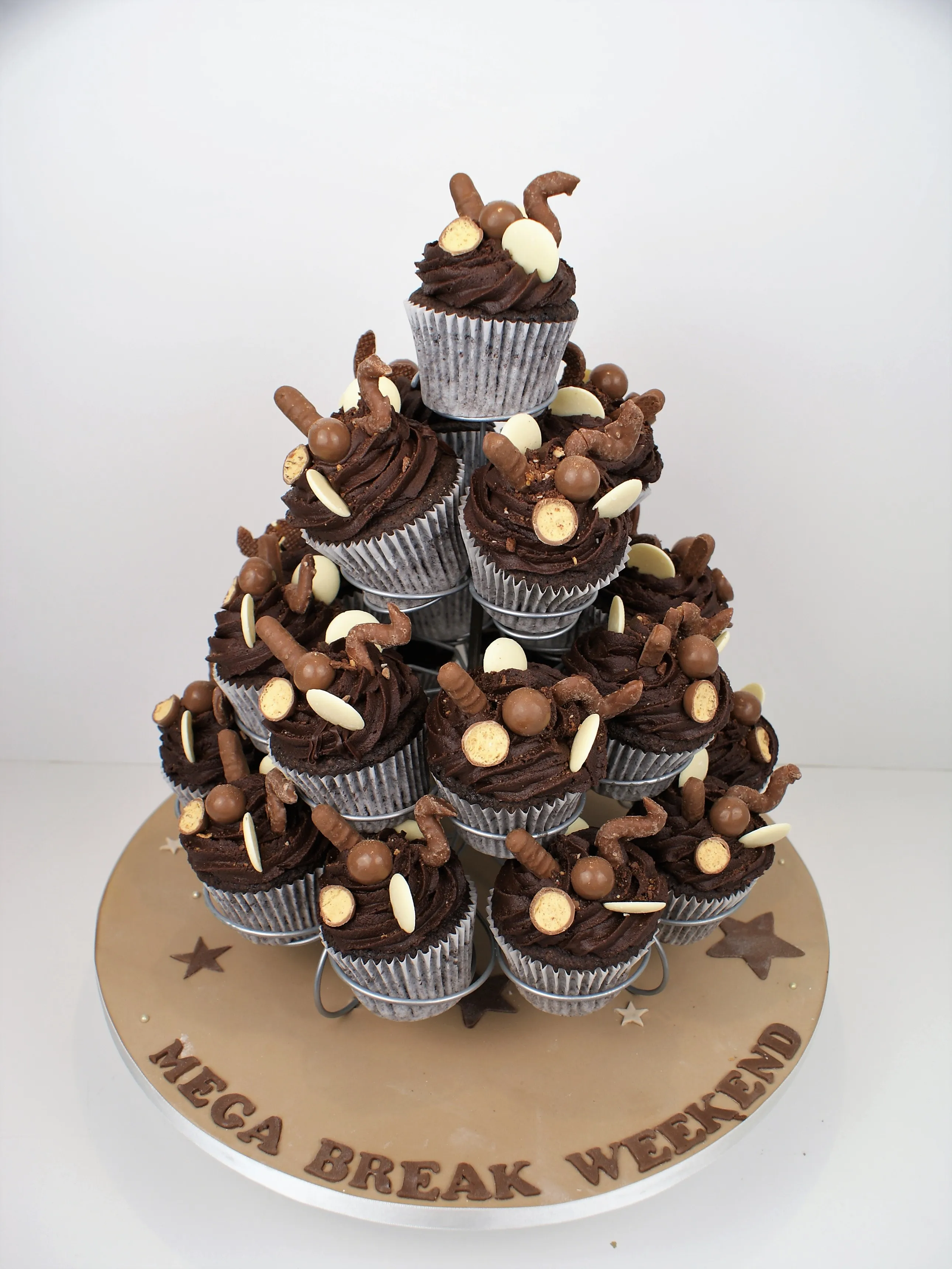 Starburst & Cupcakes cake from our gallery